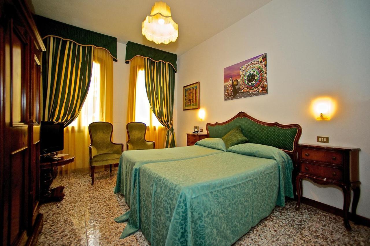 Hotel Fontana Venedig Exteriör bild