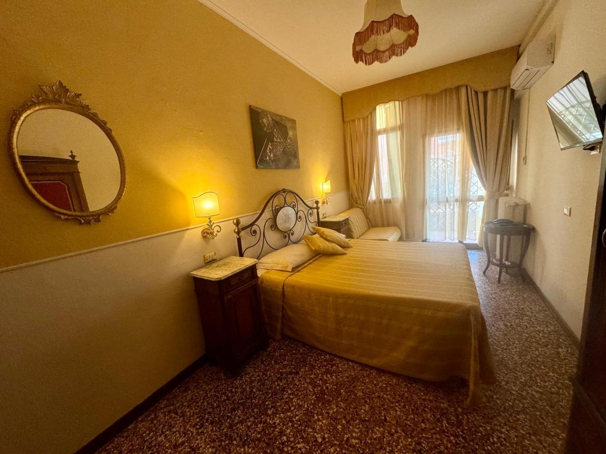 Hotel Fontana Venedig Exteriör bild