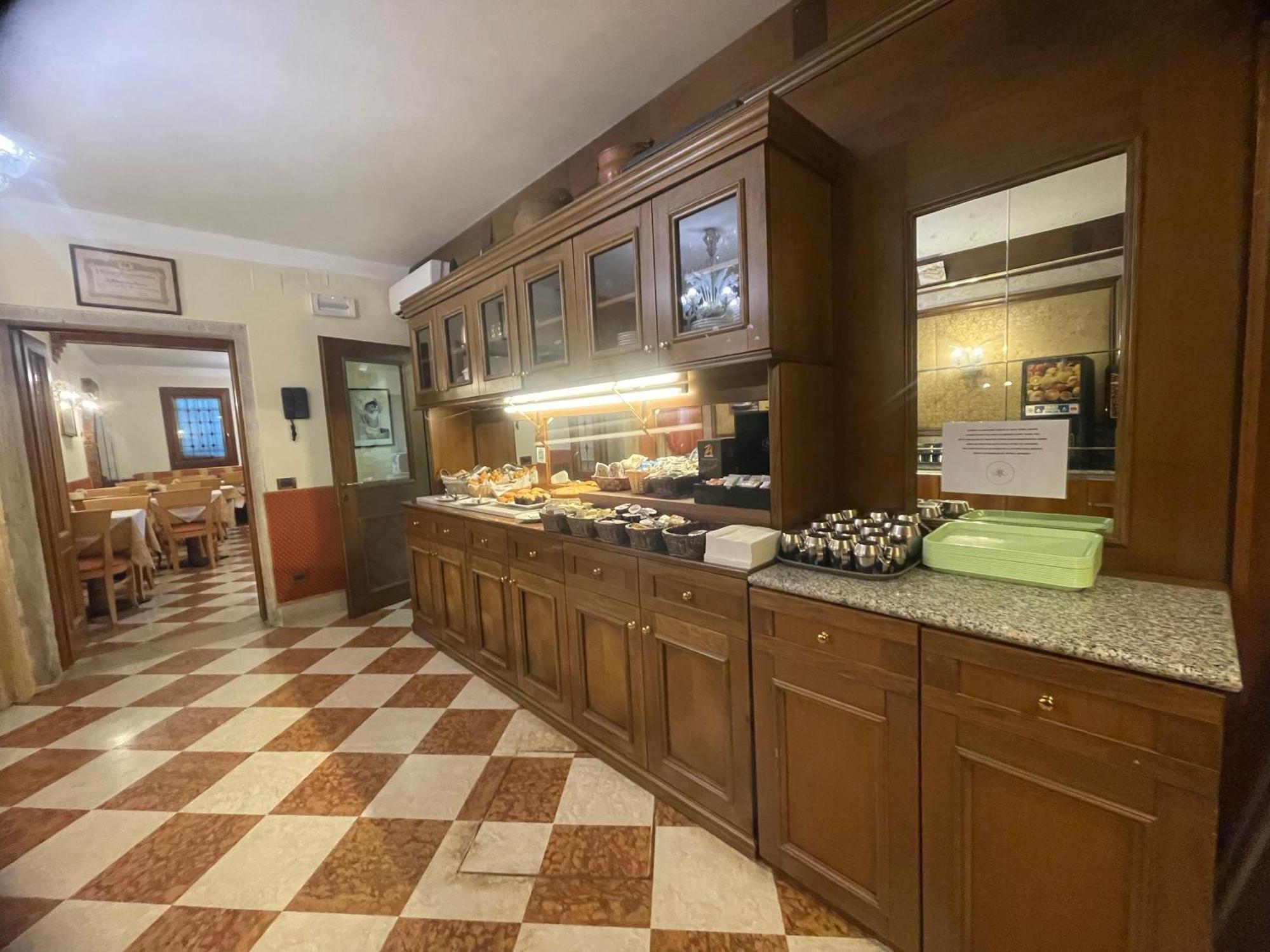 Hotel Fontana Venedig Exteriör bild
