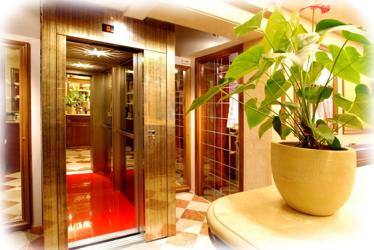 Hotel Fontana Venedig Exteriör bild