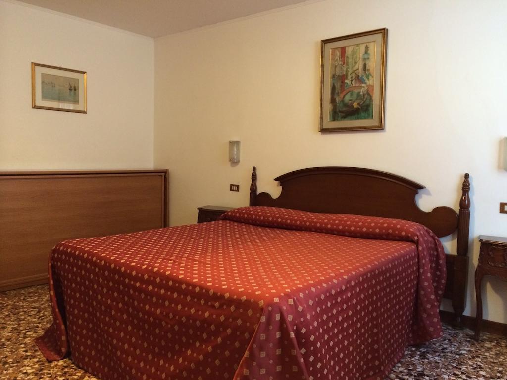 Hotel Fontana Venedig Exteriör bild