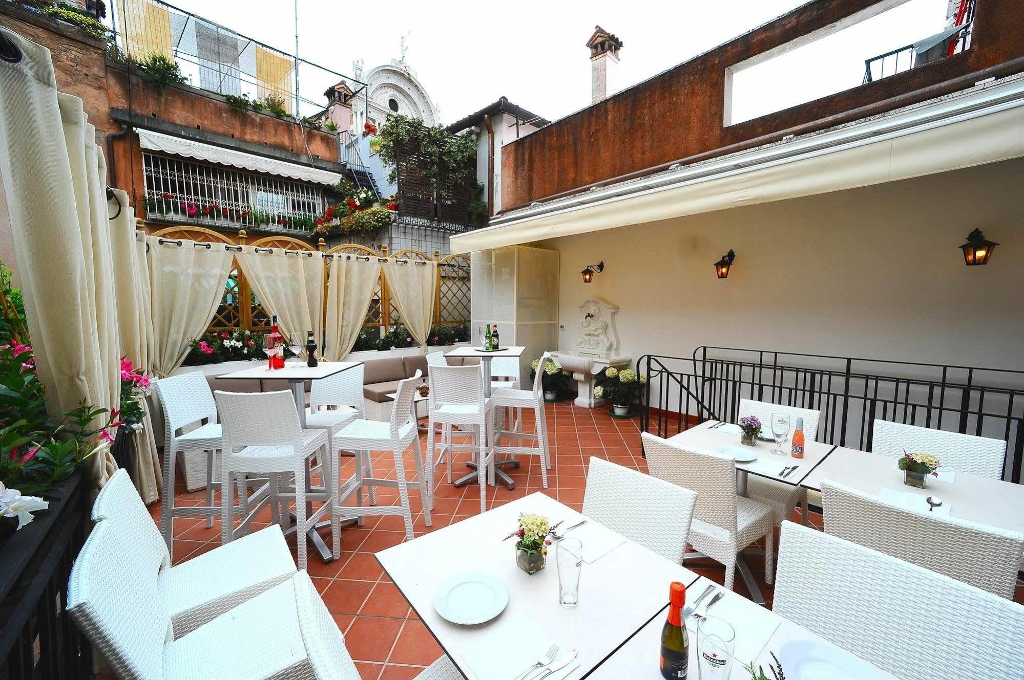 Hotel Fontana Venedig Exteriör bild